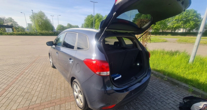Kia Carens cena 32000 przebieg: 295000, rok produkcji 2013 z Słupsk małe 106